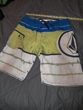 Y2K Baggy Boardshorts swimsuit Volcom Stretch Size 33